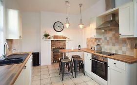 Host & Stay - Windsor Cottage